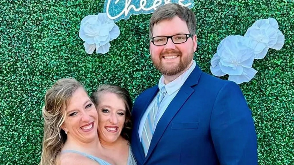 Se casó Abby Hensel, la famosa gemela&nbsp;siamesa