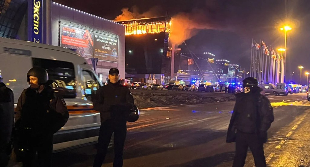 Ataque en Moscú deja decenas de muertos y heridos: Estado Islámico se atribuye la&nbsp;responsabilidad