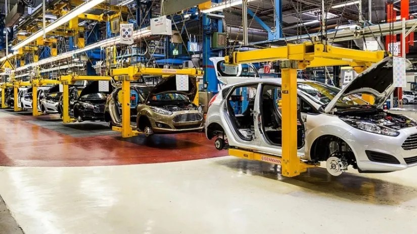 El Ministro Caputo anunció rebajas de aranceles e impuestos en la industria&nbsp;automotriz