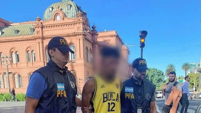 Hombre quiso ingresar a la Casa Rosada con un machete amenazando al Presidente y quedó&nbsp;detenido