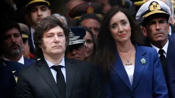 Emotivo homenaje de la vicepresidenta a su padre, héroe de&nbsp;Malvinas