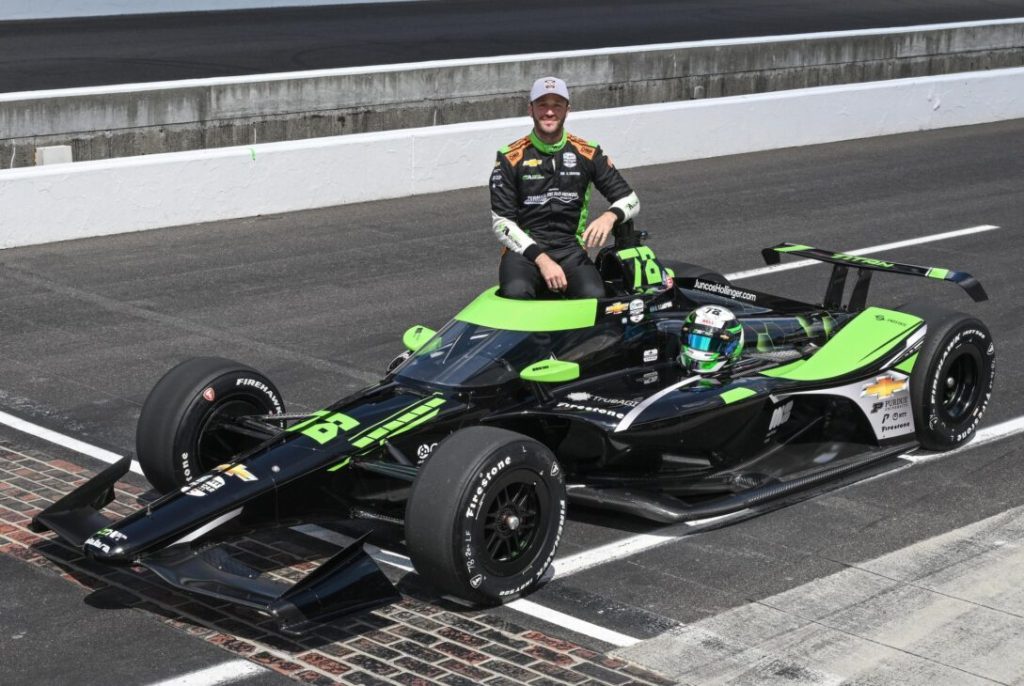 Una penalización sobre el final, arruinó las épicas 500 Millas de Indianápolis de Agustín&nbsp;Canapino