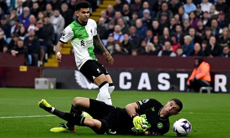 Emiliano Martínez: del error al humor en las redes&nbsp;sociales