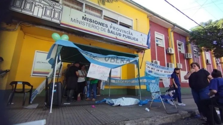 Crecen las protestas en Misiones: trabajadores de la salud toman el Ministerio y se suman a reclamos&nbsp;salariales