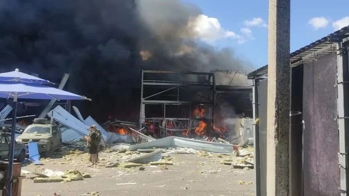 Bombardeo ruso deja al menos diez muertos en supermercado de&nbsp;Donetsk