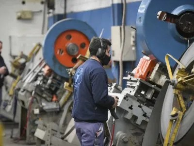 Crisis en la industria Pyme: Caída del 17,8% en Julio y problemas para pagar&nbsp;salarios