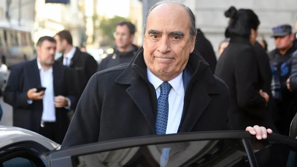 Francos se reúne con la CGT en medio de tensión por marcha universitaria y paro del&nbsp;transporte