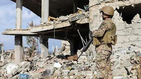 Israel intensifica sus ataques en Líbano y Siria mientras los hutíes responden con un misil al aeropuerto de Ben&nbsp;Gurion