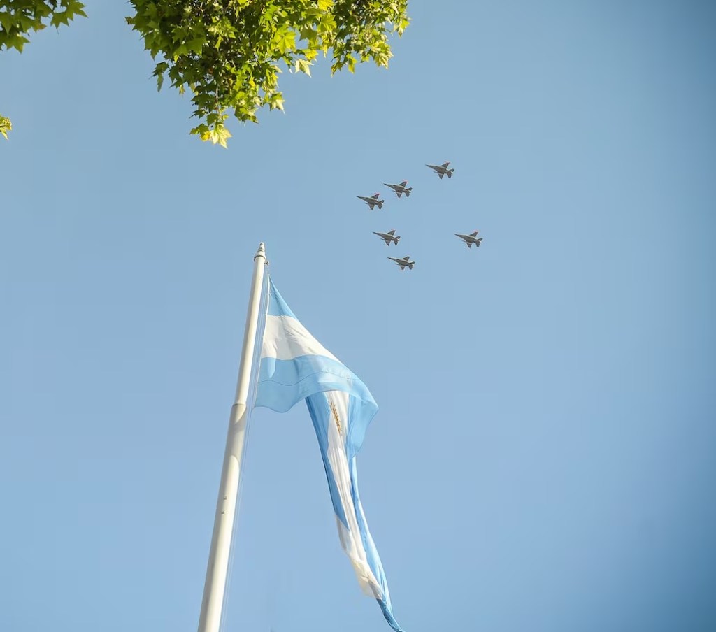 Los F-16 hicieron un vuelo rasante sobre Buenos&nbsp;Aires