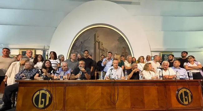 La CGT afirmó que el paro tuvo un acatamiento de más del 90% y lanzó una advertencia