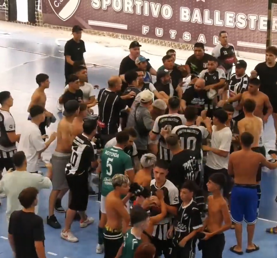 Octavos de final caliente: Se pudrió todo en La Copa Futsala