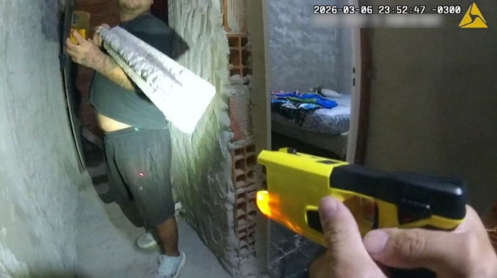 Rosario: Policía usó la Taser para reducir a un agresor en un caso de violencia de género